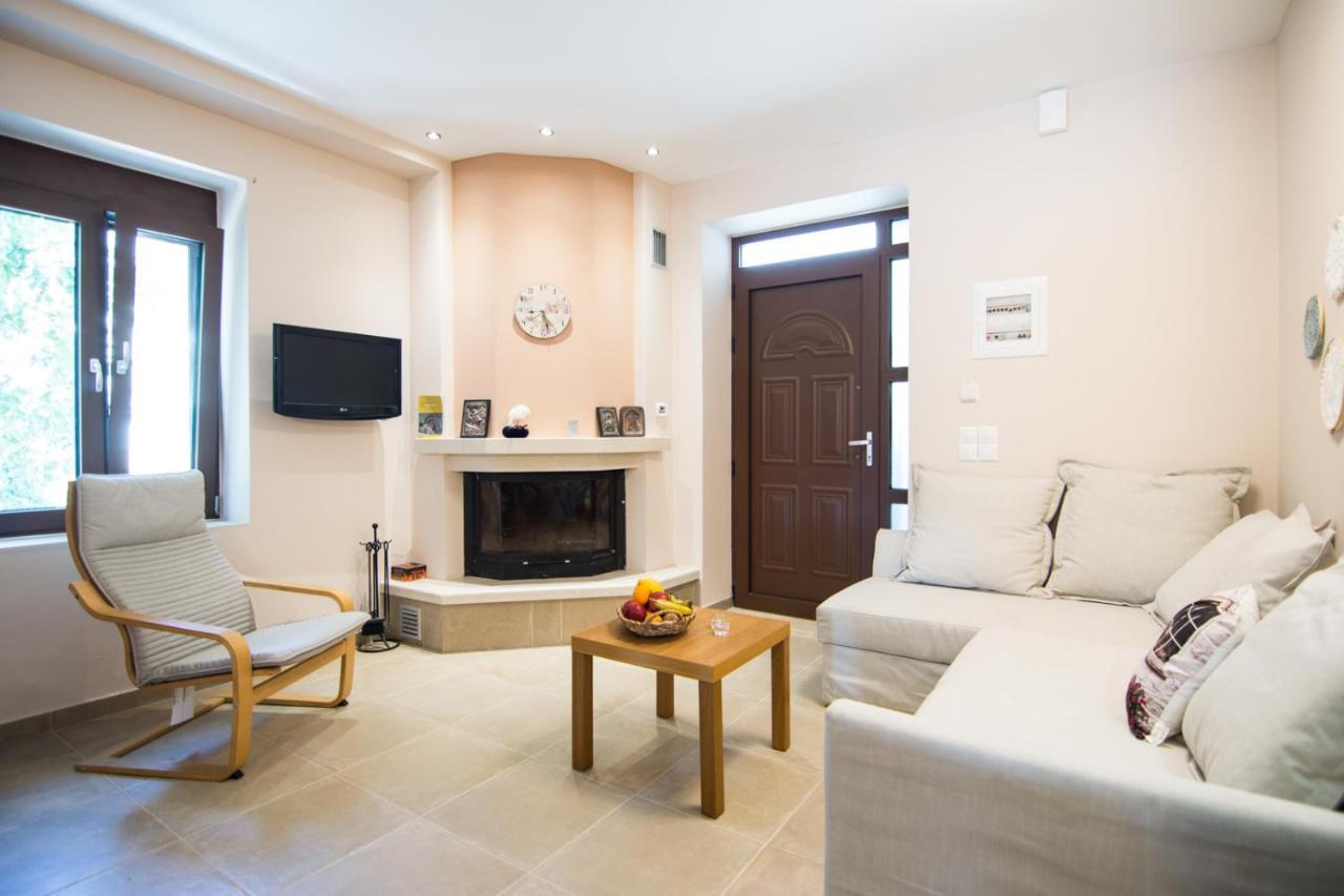 Papa-Antonis Stone House Villa Zarós Buitenkant foto