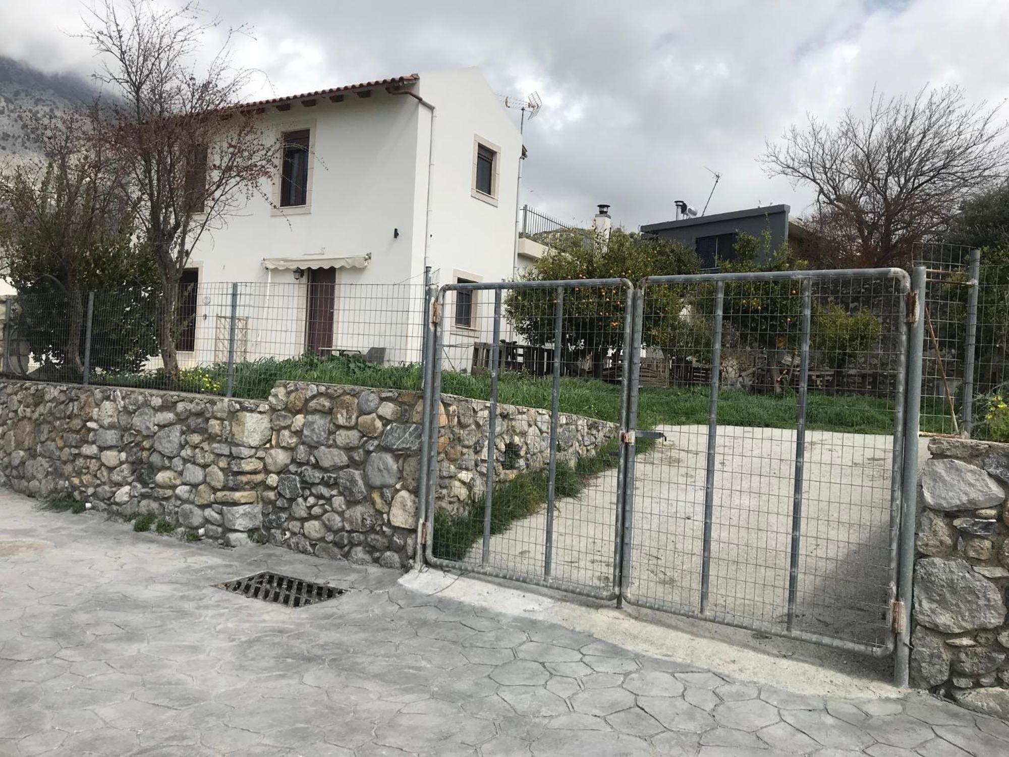 Papa-Antonis Stone House Villa Zarós Buitenkant foto